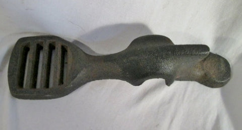 VINTAGE 7.75" CAST IRON FOOT PEDAL Shoe Sewing Machine BLACK Hardware Primitive