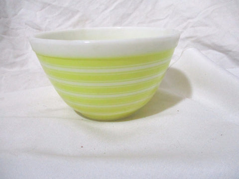 Vintage 1960's YELLOW STRIPE 1.5 Quart Pyrex Mixing Batter Nesting Bowl #407