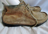 Mens UGG AUSTRALIA 5796 BERRIEN LENOX Suede Chukka BOOTS Shoes 11 BEIGE TAN