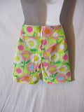 Womens LILLY PULITZER FLORAL SHORT Shorts 6 YELLOW GREEN