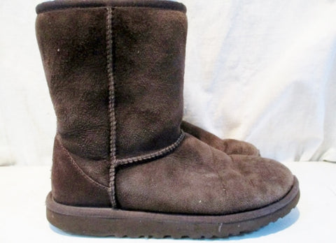 Kids Girls UGG AUSTRALIA 5251 CLASSIC SHORT Suede BOOTS Shoe CHOCOLATE 5 BROWN