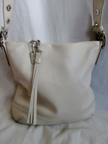 Wristlet nolita 19 leather handbag Coach White in Leather - 38850380