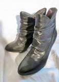 EUC Womens INDIGO Rouched Leather Ankle BOOTS Booties BLACK 10 High Heel