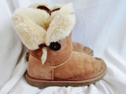 Womens UGG AUSTRALIA BAILEY BUTTON Suede Winter BOOTS Shoe 9.5 BROWN CHESTNUT Snow