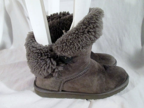 Womens UGG AUSTRALIA 5803 BAILEY BUTTON Suede Winter BOOTS Shoe GRAY 8 Snow